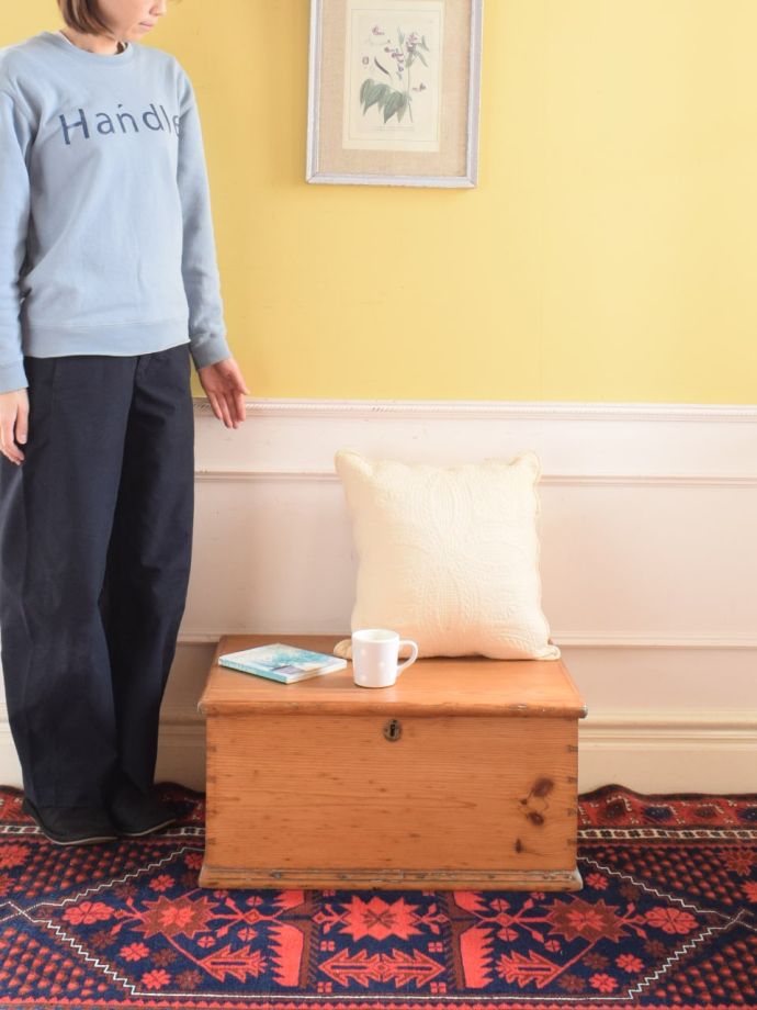 アンティークのブランケットボックス