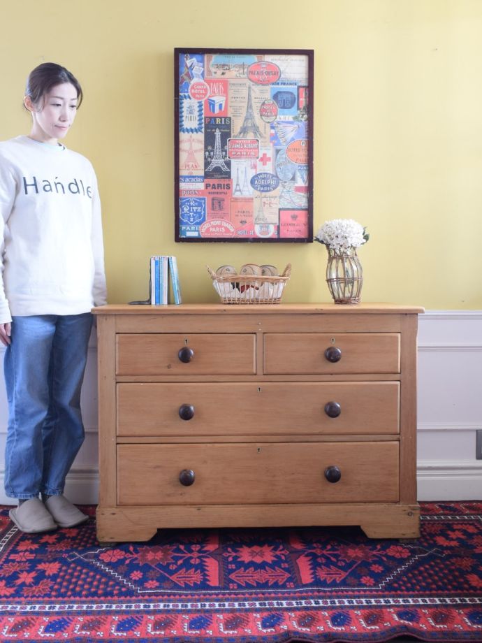 英国アンティークのチェスト