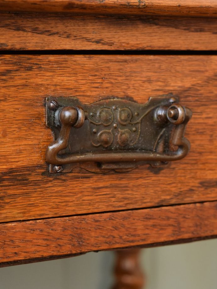 アンティーク家具の取っ手