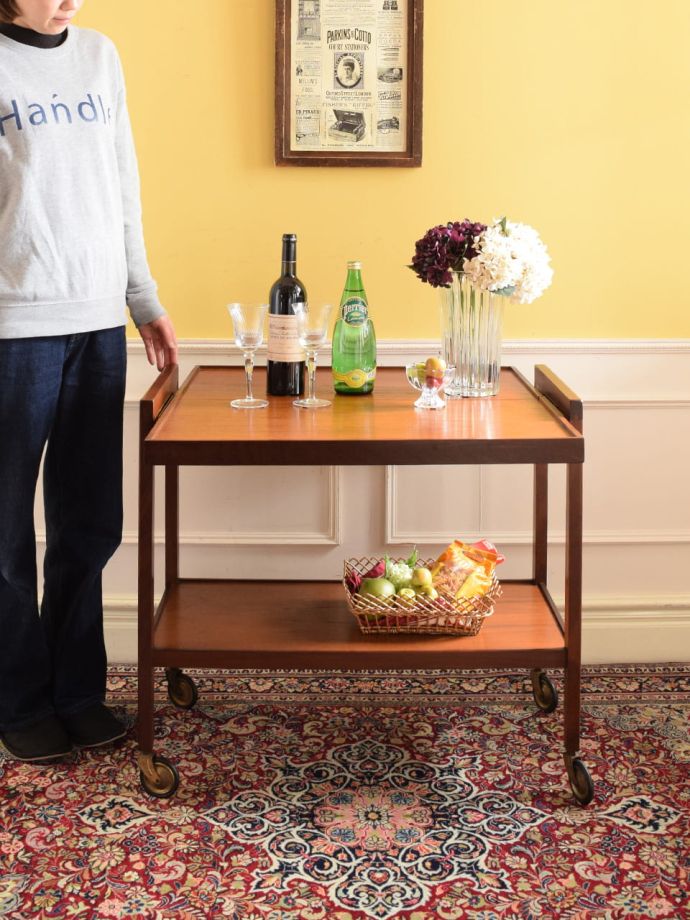 北欧スタイルのおしゃれなワゴン