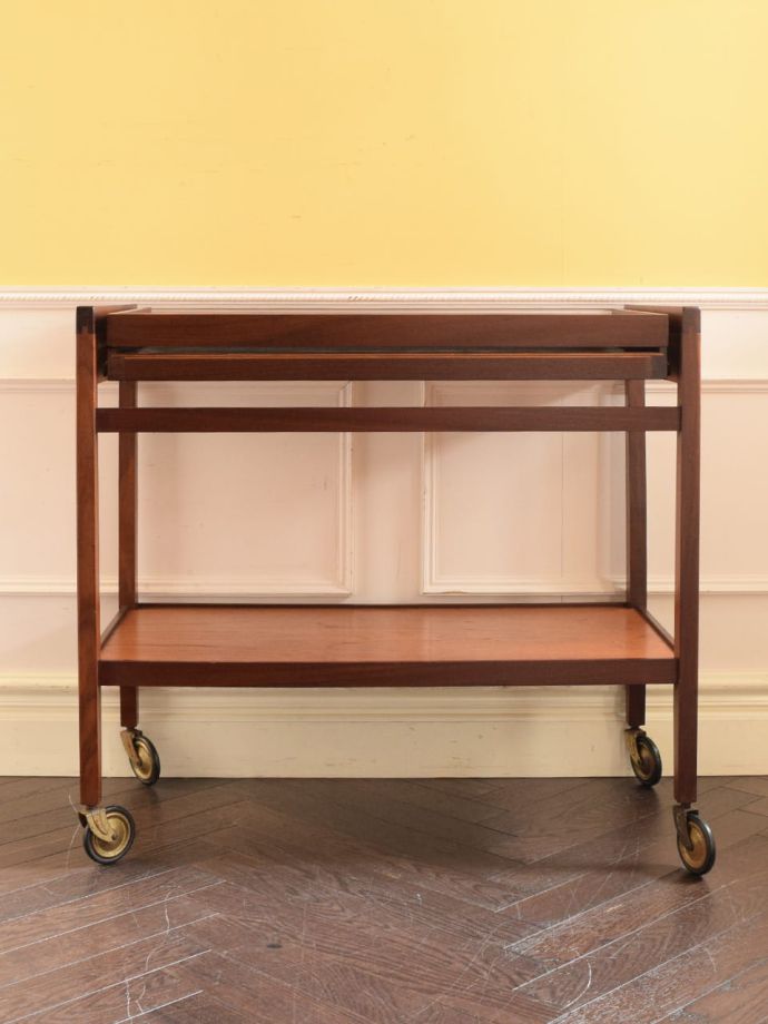 ビンテージ家具の側面