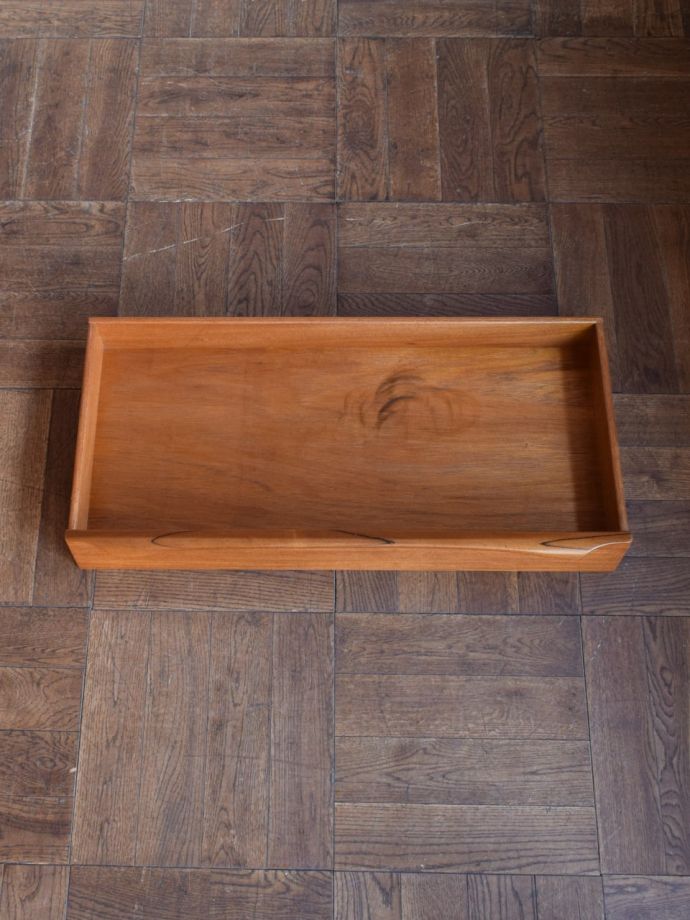 ビューローの引き出しの中