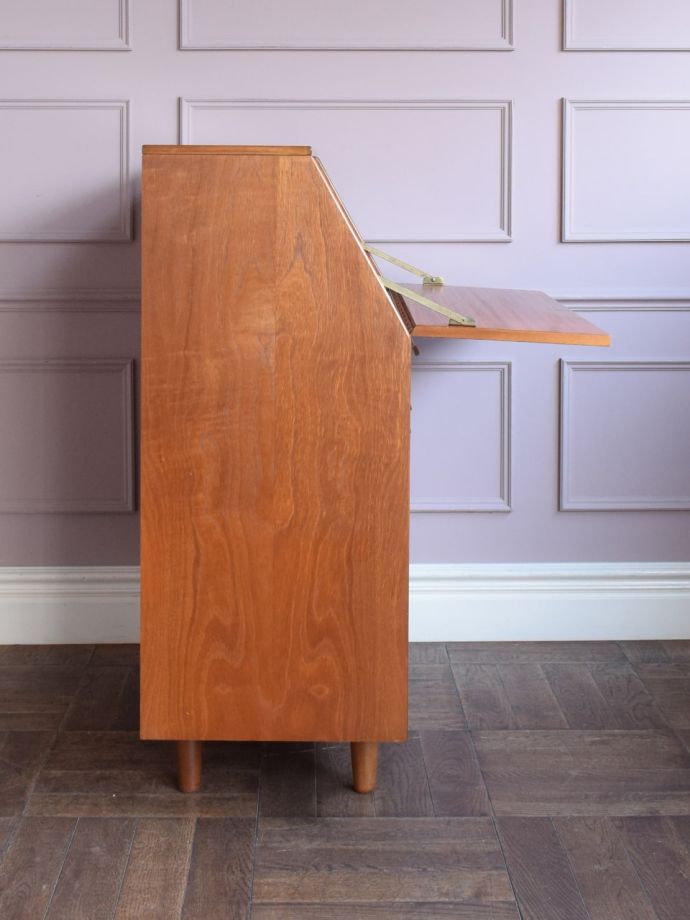 ビューローの側面