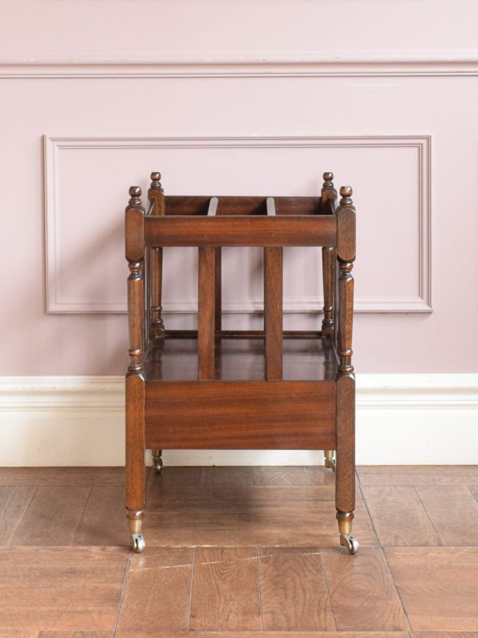 マガジンラックの側面