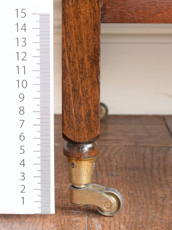 マガジンラックの脚