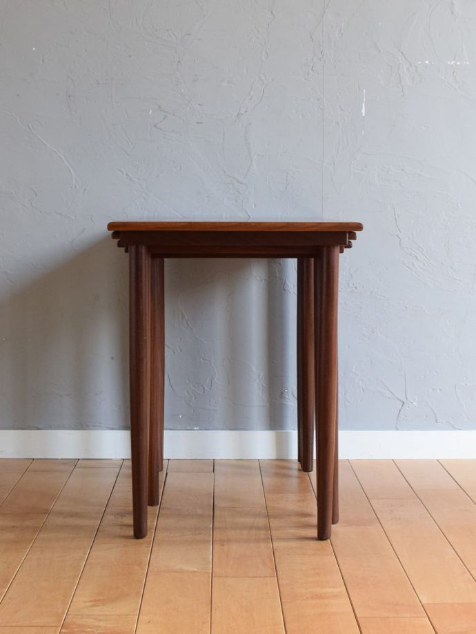 ビンテージコーヒーテーブルの側面