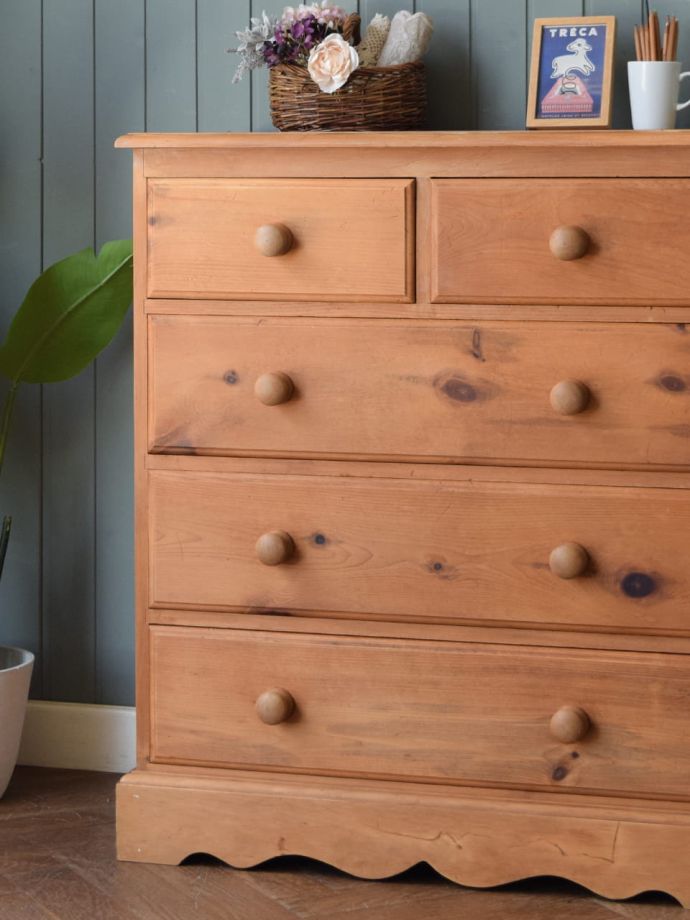 オールドパイン材の木目