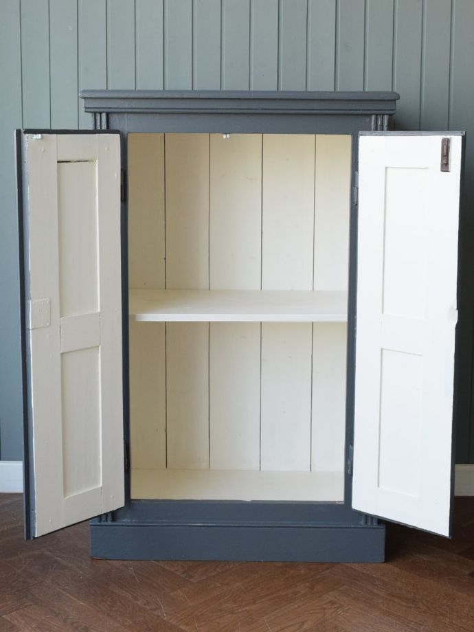 扉を開けて中を見ると・・・