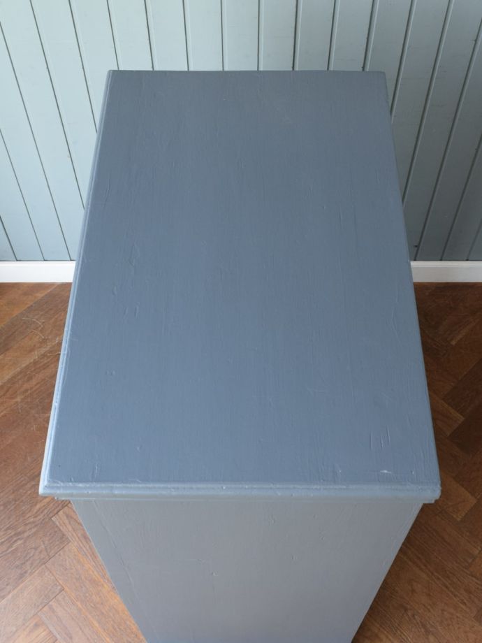 キャビネットの天板