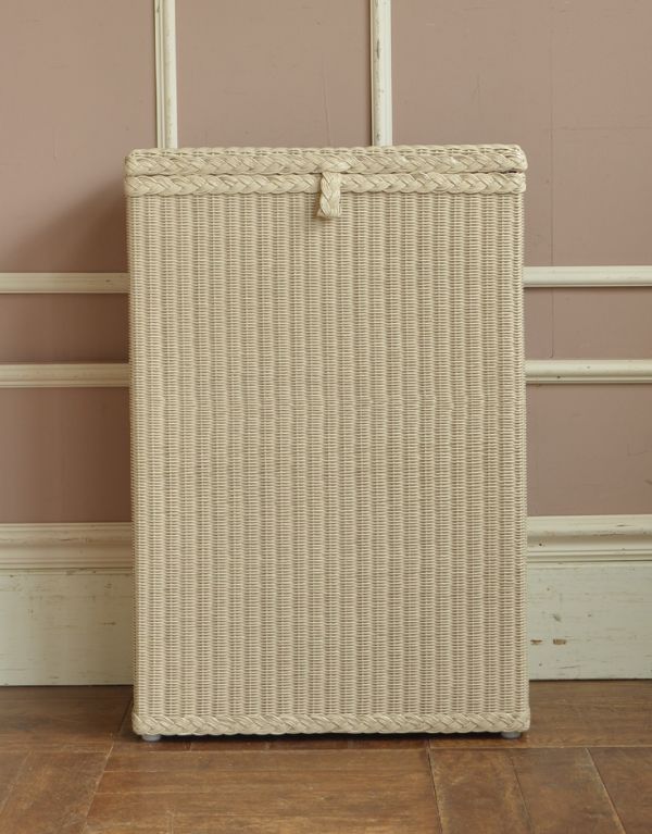 オリジナルロイド Handleオリジナル ロイドルームランドリーボックス(Resort White)。編み込みもキレイですちょこんとついた取っ手も可愛らしく編みこまれています。(hol-08rw)