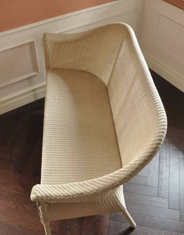 クッションを外すと