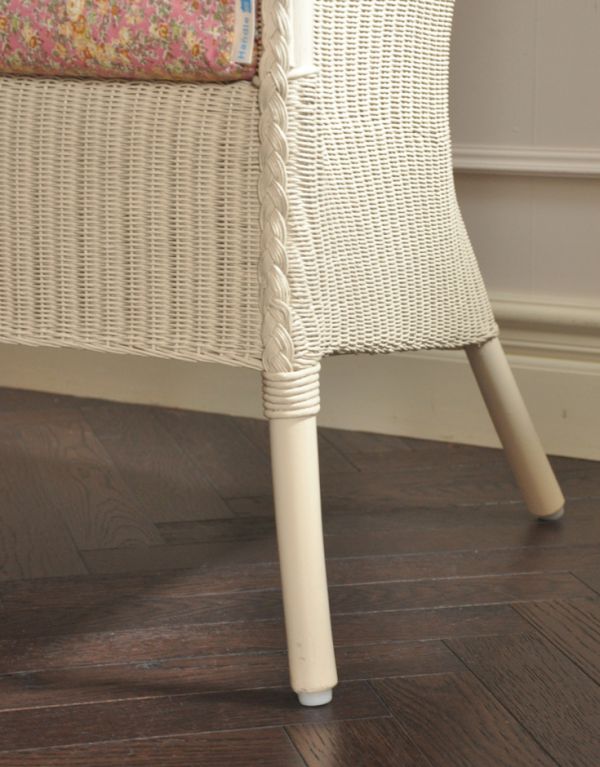 ロイドルームチェアの脚