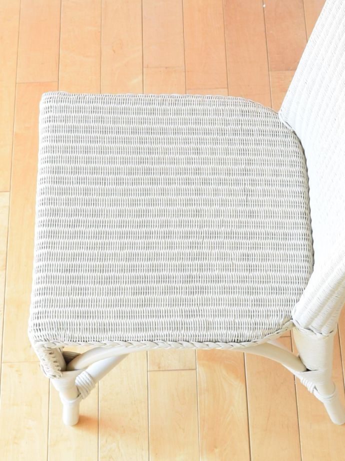 クッションを外すと