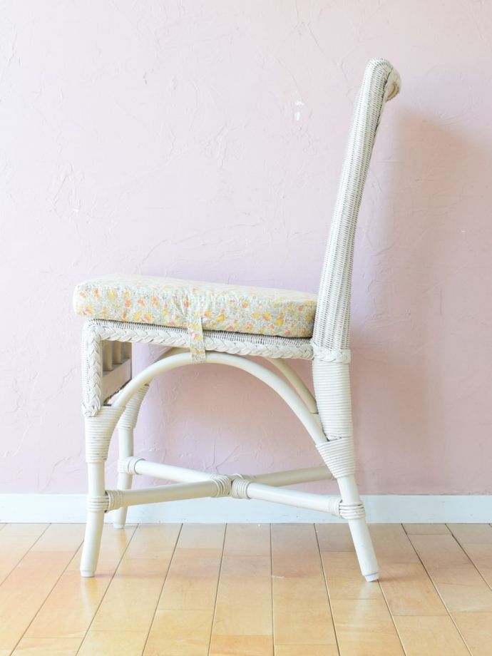 ロイドルームチェアの横面