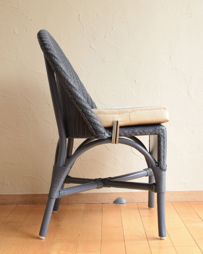 オリジナルロイド Handleオリジナル ロイドルームチェア(Dreamer's Tea)。横から見た姿もキレイです。(hol-02dt)