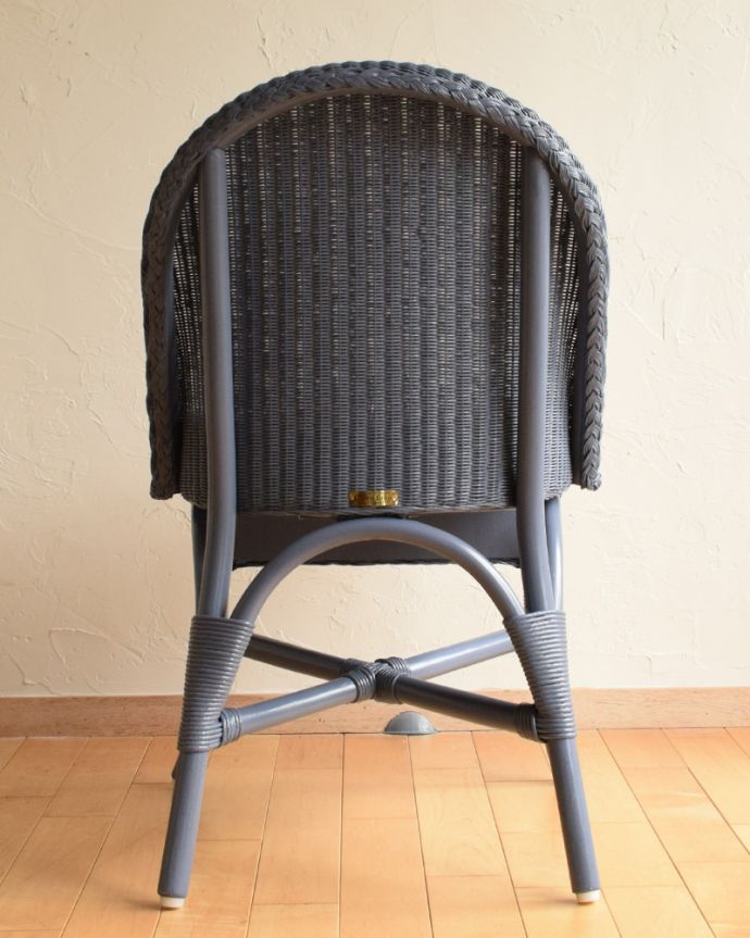 オリジナルロイド Handleオリジナル ロイドルームチェア(Dreamer's Tea)。後ろ姿もかわいらしいロイドルームチェア。(hol-02dt)