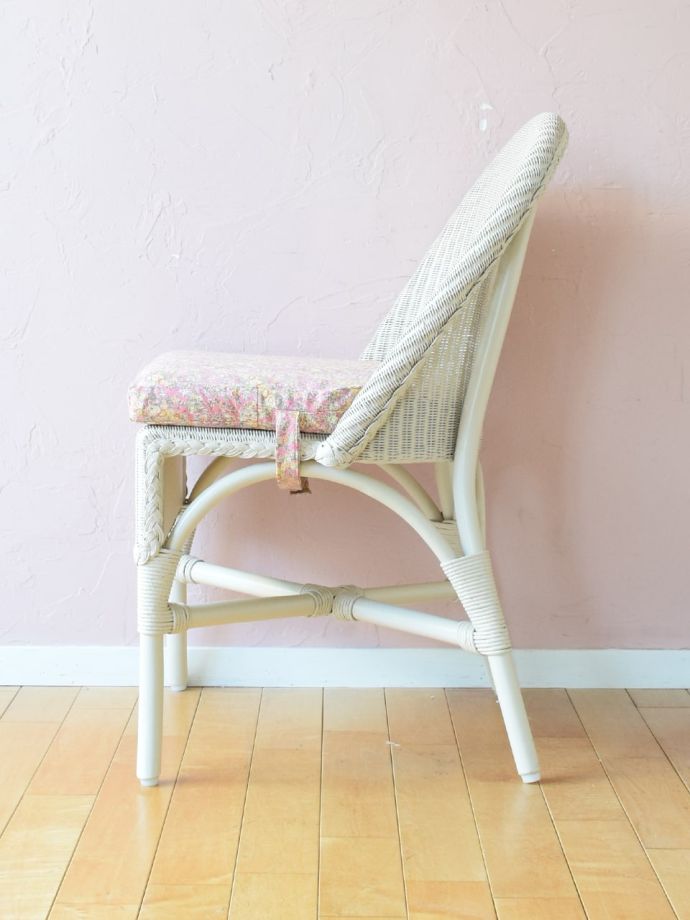 ロイドルームチェアの横面