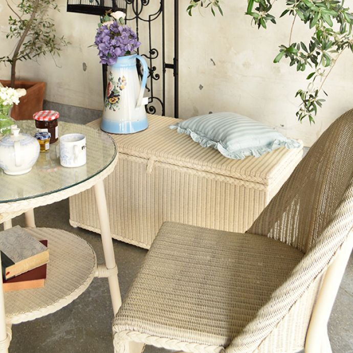 ロイドルーム　アンティーク風　ロイドルームのボックスベンチ、8色から選べるHandleオリジナルのロイドルーム。サイドテーブルにもなりますテーブルやソファの横に置いて、サブテーブルとして使うこともできます。(hol-09)