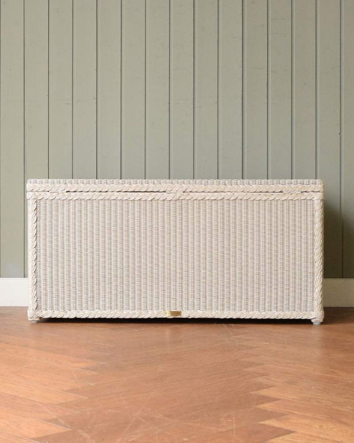 ロイドルーム　アンティーク風　ロイドルームのボックスベンチ、8色から選べるHandleオリジナルのロイドルーム。後ろ姿は･･･後ろから見るとこんな感じです。(hol-09)