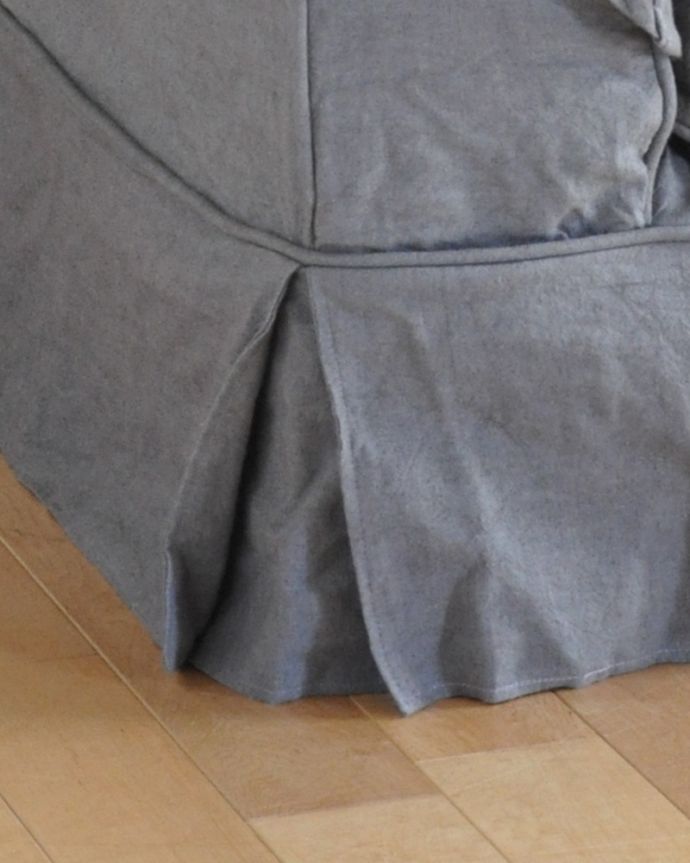 Handleオリジナル　アンティーク風　Handleオリジナルリネンソファ、家族みんなで座れる３人掛けソファ。脚の部分にはスカートがついています。(hos-01-4)