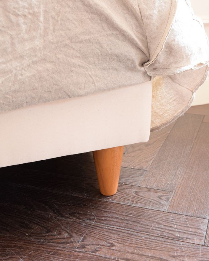 オシャレなスツールの脚