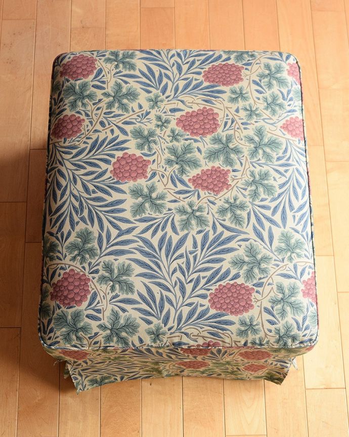 アンティーク風の椅子 アンティーク風 お家の洗濯機で洗えるHandleオリジナルスツール ゆっくりくつろげる広めの奥行きこの奥行きはかなり高ポイント!ソファと合わせれば、まるでベッドに寝ているようにくつろげます。(hos-201)