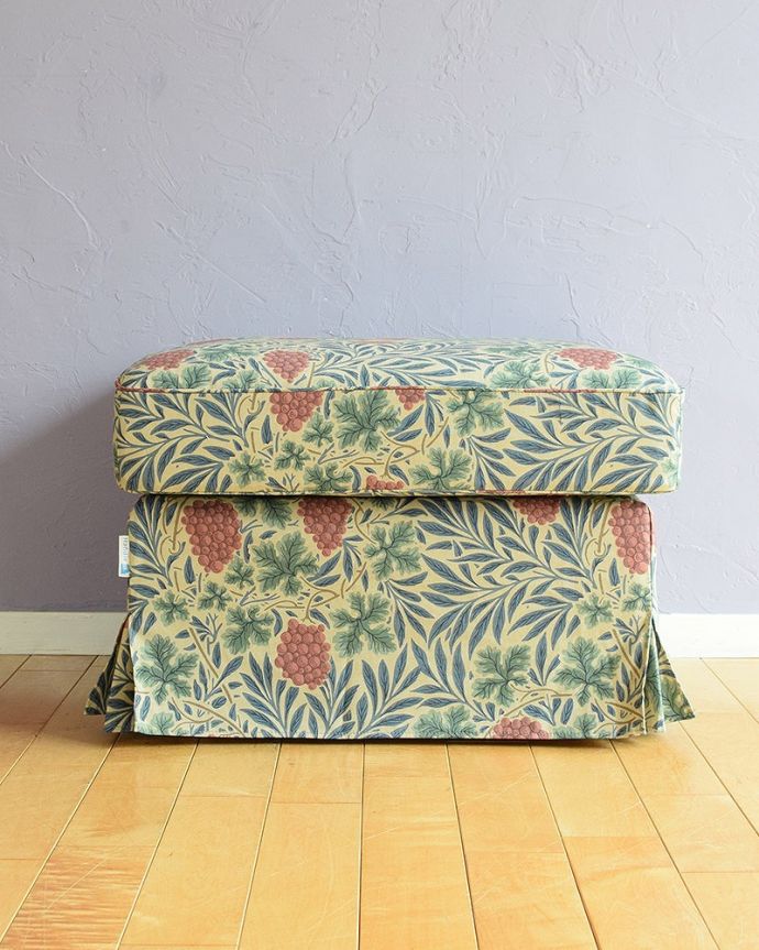 アンティーク風の椅子 アンティーク風 お家の洗濯機で洗えるHandleオリジナルスツール こっちから見てもキレイスツールとしてリビングではもちろん、玄関で靴を履く時用として飾っても素敵です。(hos-200)