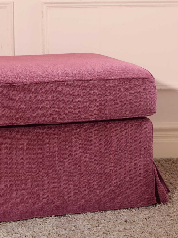 ペットと使えるおしゃれなオットマン