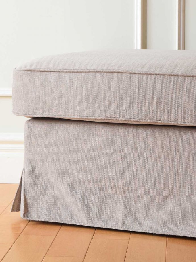 ペットと使えるおしゃれなオットマン