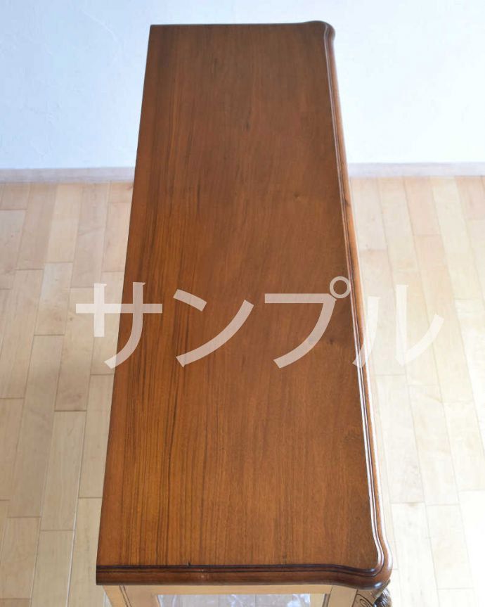 アンティークのキャビネット　到着予定商品　アンティーク キャビネット。塗装もキレイに仕上げました上から見るとこんな形のキャビネットです。(k-2833-f)