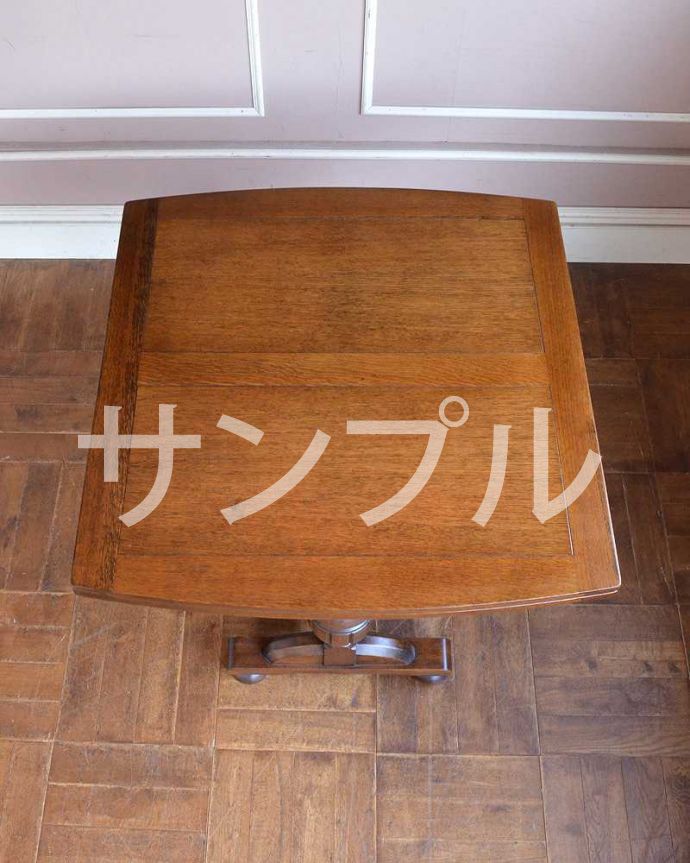 アンティークのテーブル　アンティーク家具　アンティーク テーブル。上から見るとこんな形リーフを開く前はこんな形です。(k-2250-f)