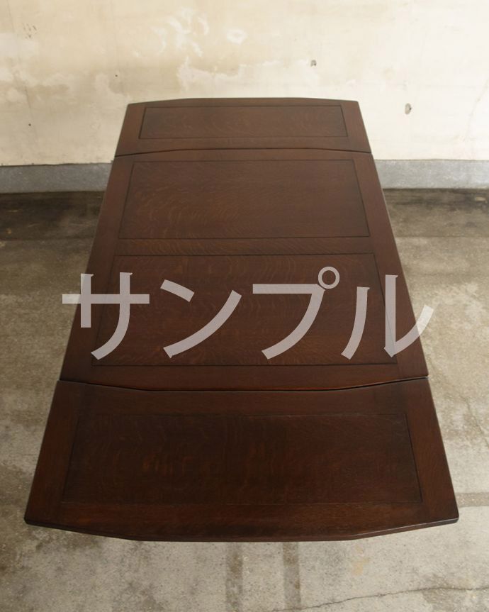アンティークのテーブル　アンティーク家具　アンティーク テーブル。やっぱりテーブルは天板が重要全部開いた状態で天板を上から見てみるとこんな感じです。(k-2250-f)