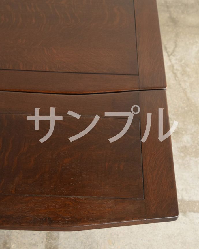 アンティークのテーブル　アンティーク家具　アンティーク テーブル。近づいて見てみると、天板はこんな感じです。(k-2250-f)