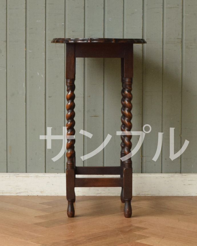 アンティークのテーブル　アンティーク家具　アンティーク オケージョナルテーブル。しっかり修復しました。(k-2412-f)