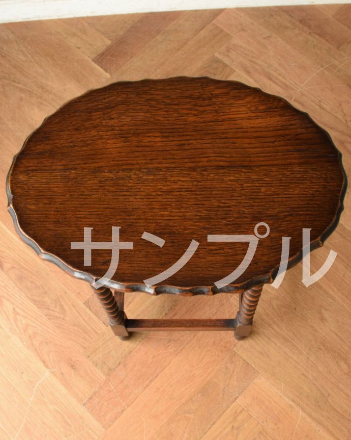 アンティークのテーブル　アンティーク家具　アンティーク オケージョナルテーブル。キレイに修復しましたやっぱり気になるテーブルの天板。(k-2412-f)