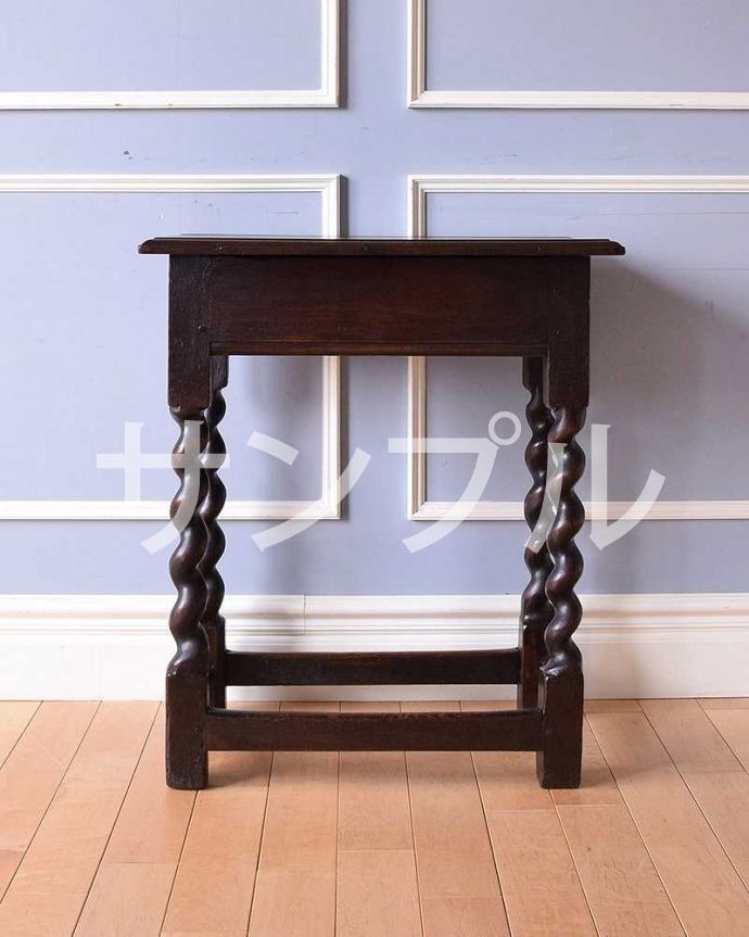 アンティークのテーブル　アンティーク家具　アンティーク オケージョナルテーブル。クルッと回転。(k-2412-f)