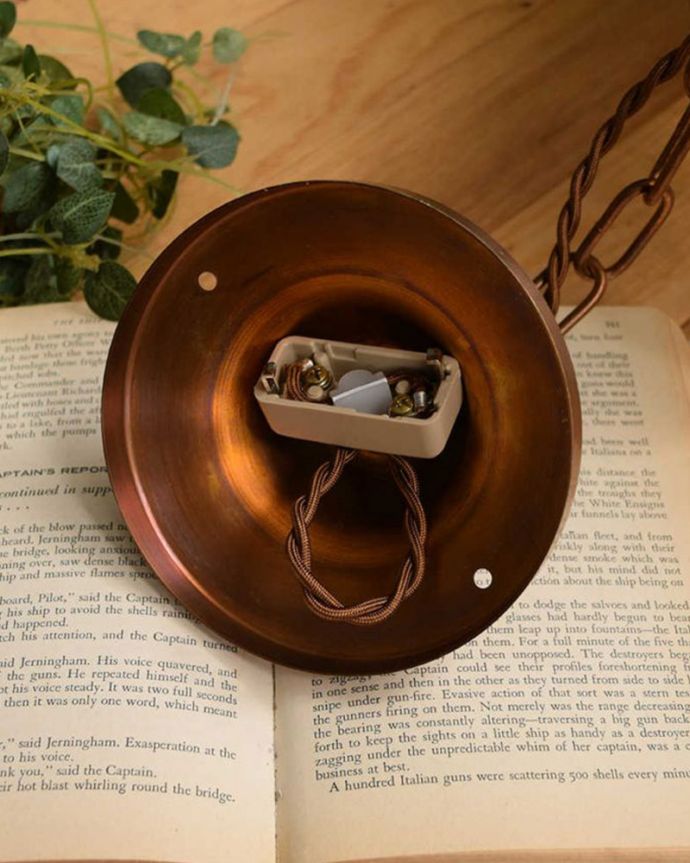 シャンデリアの取り付け方