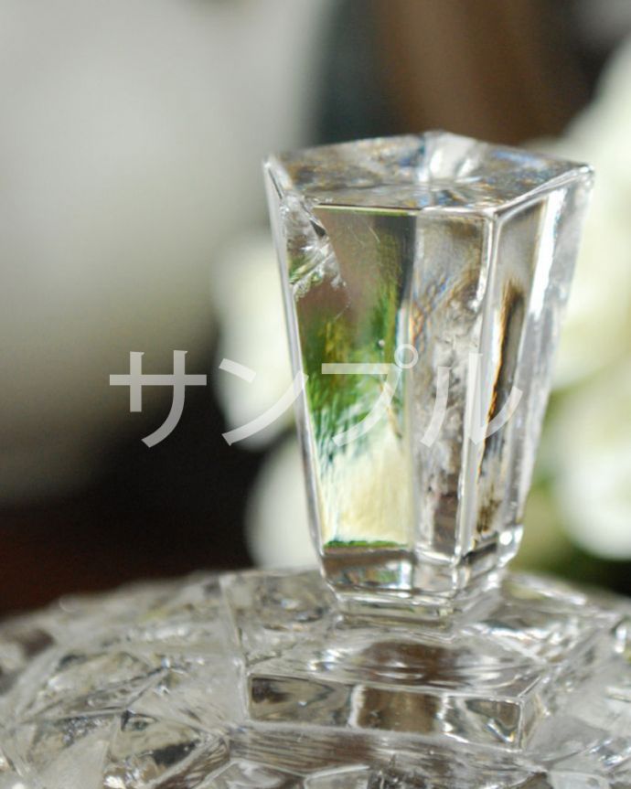 アンティーク 雑貨のガラス小物　アンティーク雑貨　アンティーク　トーストスタンド。カケがあるのでSALE価格ですカケがありました。(k-3977-z)