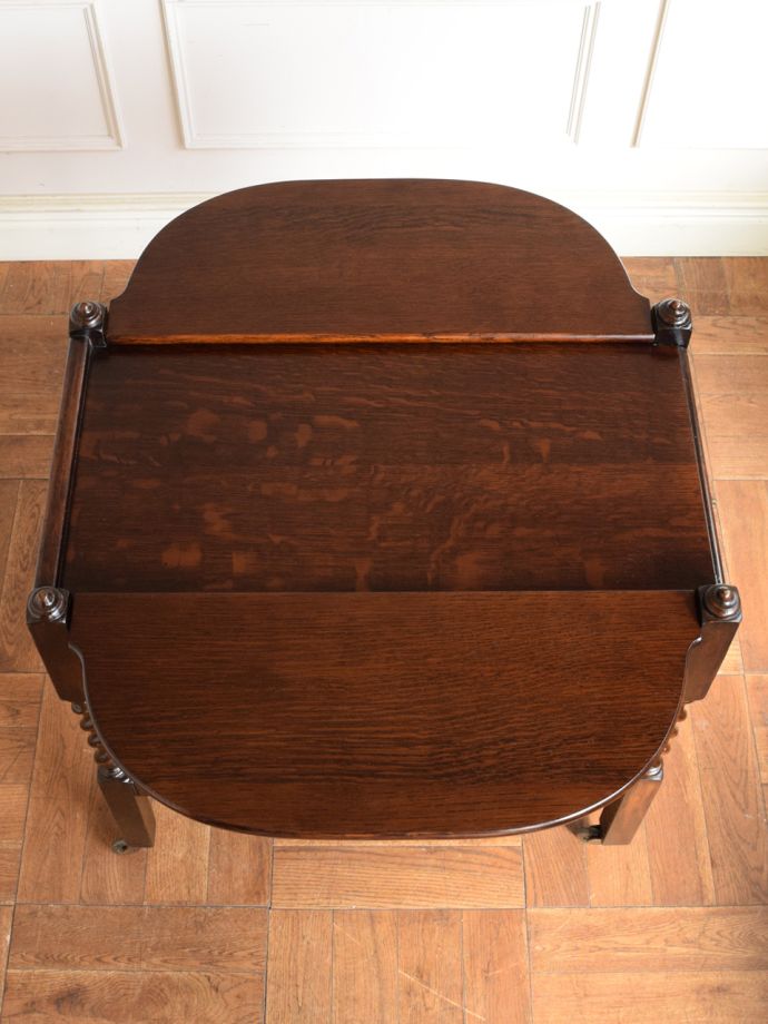 天板を広げた折り畳みワゴン