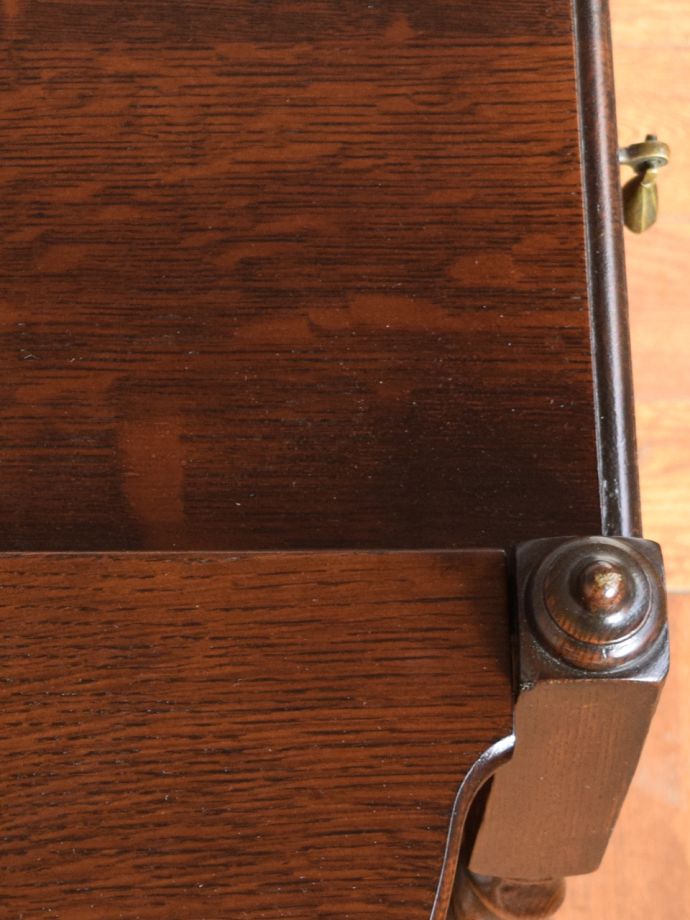 アンティークワゴンの木目