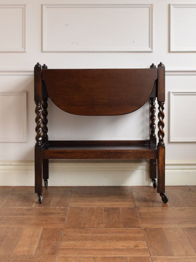 アンティークワゴンの後ろ姿