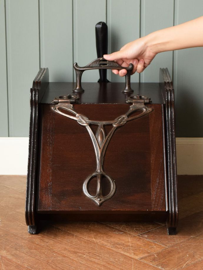 アンティークのコールボックス