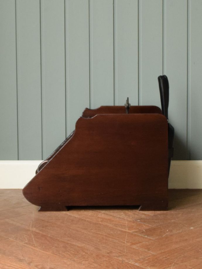 コールボックスの横顔