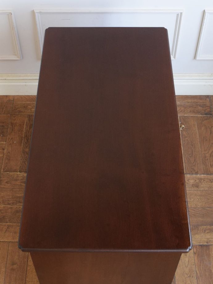 書斎机の美しい天板