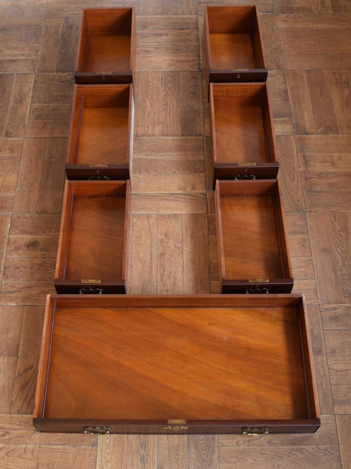 アンティークデスクの引き出し