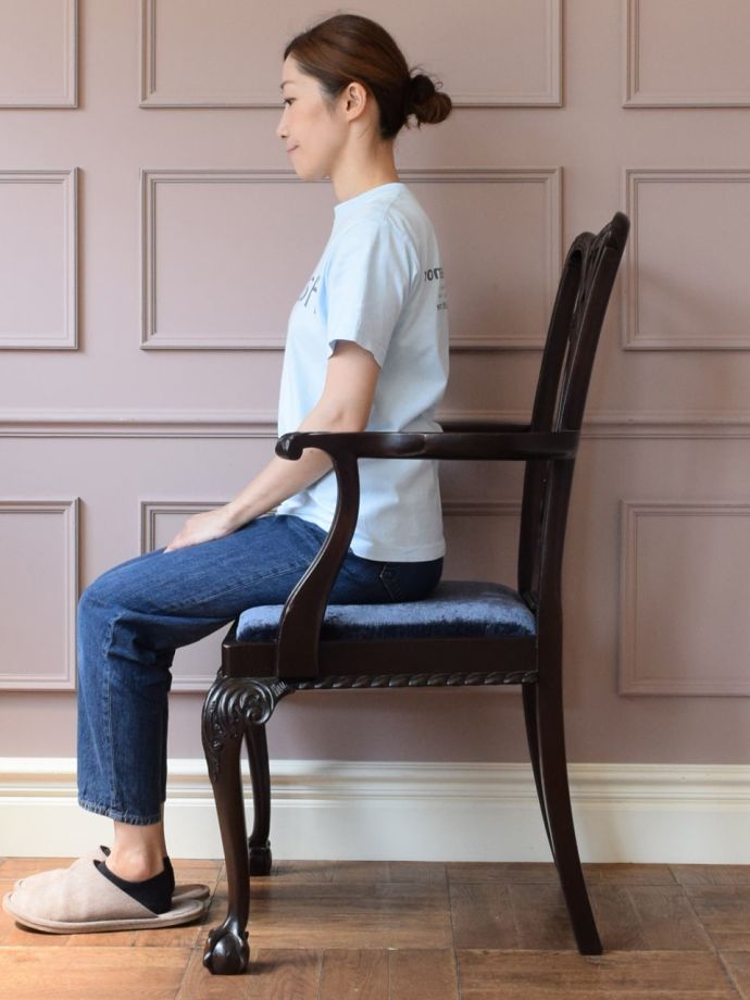 アンティークの椅子の側面