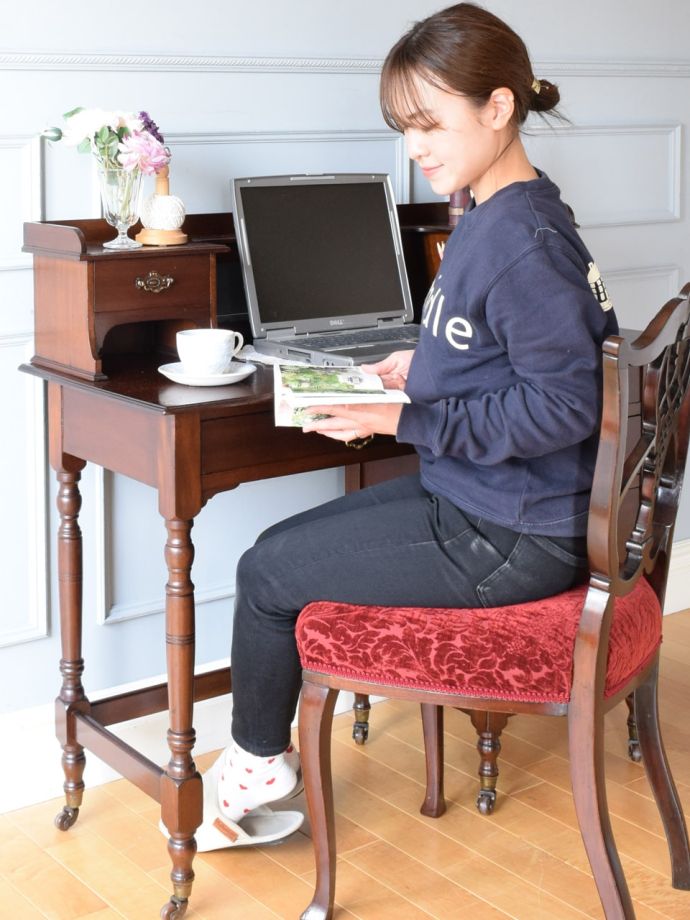 書斎机で楽しむ贅沢な時間