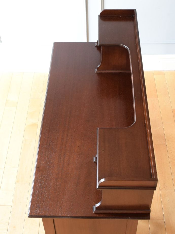 書斎机の美しい天板