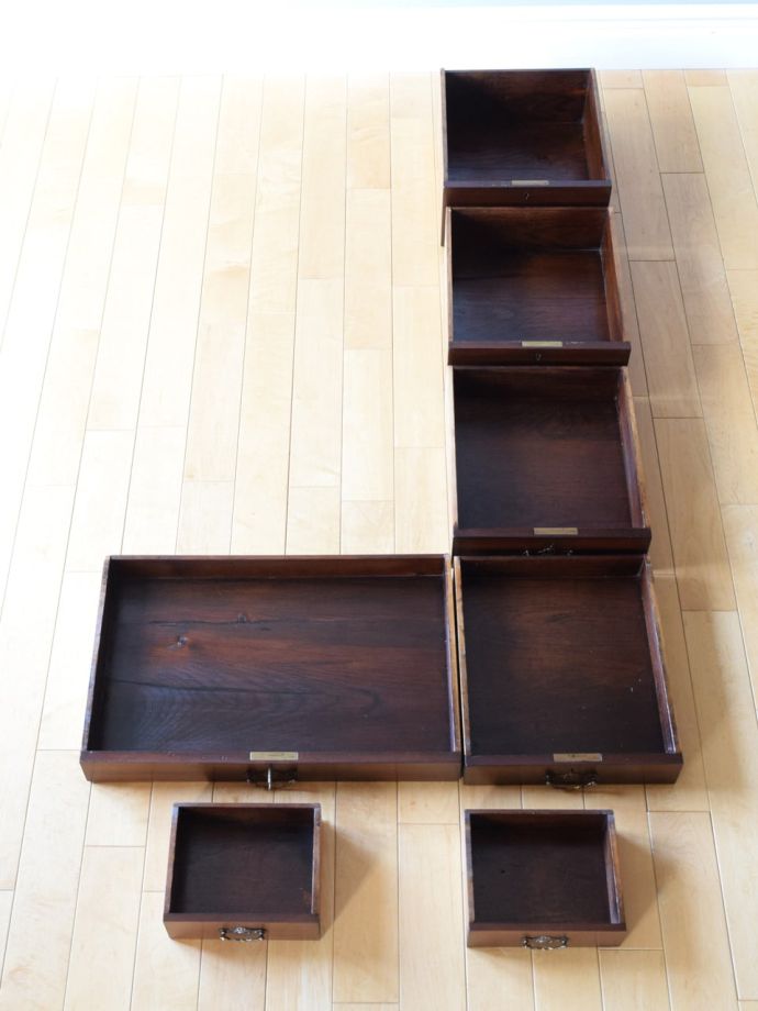 アンティークデスクの引き出し