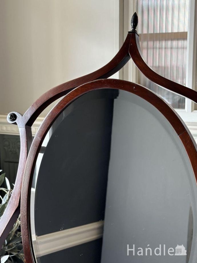 木製のスタンドミラー